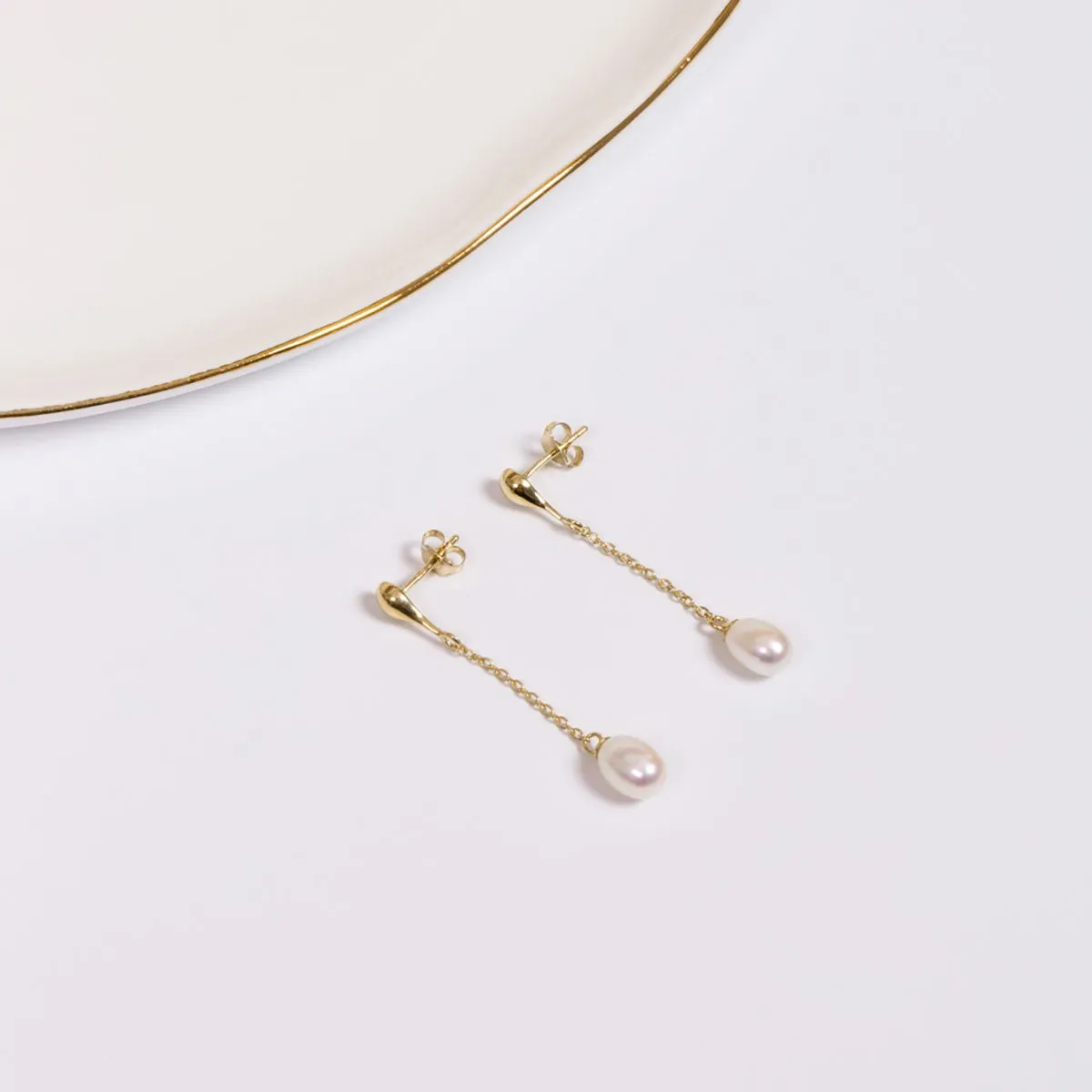 Freshwater Pearl Drop Earrings (Gold)