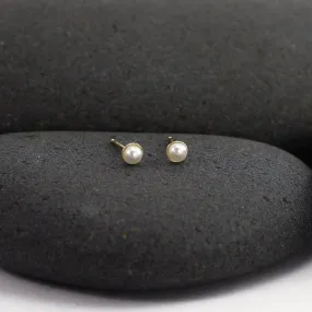 Mini Pearl Stud Earrings in Solid 14K